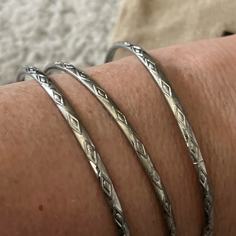 🩶Set of 3 Silver Bangle Bracelets🩶